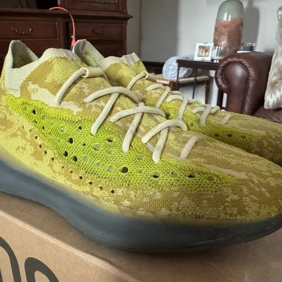 Hylite Yeezy Boost 380